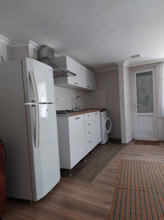 קאחתי Davids Entire Place מראה חיצוני תמונה