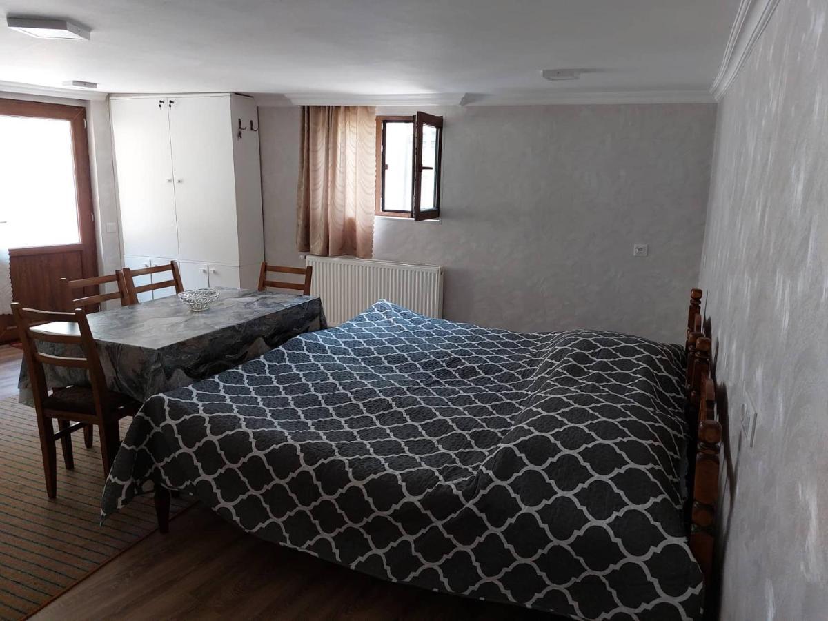 קאחתי Davids Entire Place מראה חיצוני תמונה